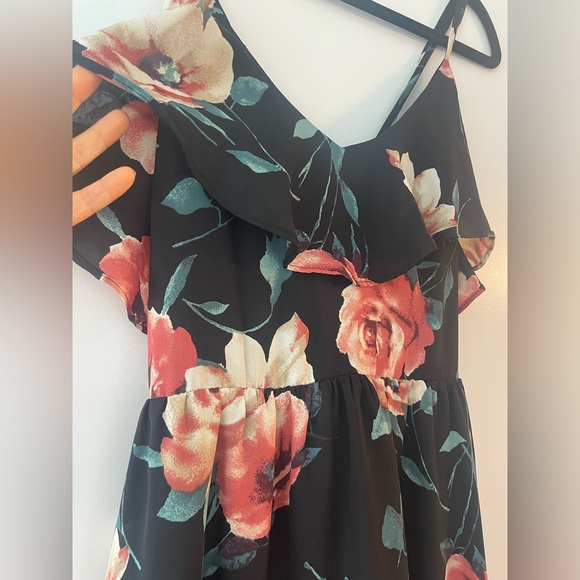 Floral ruffle dress - Picture 2 of 5